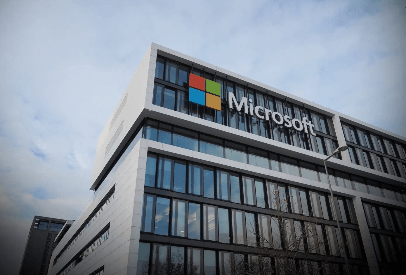 Microsoft hợp tác với chuỗi khối Aptos để kết hợp AI và web3. Microsoft hợp tác với chuỗi khối Aptos để kết hợp AI và web3.
