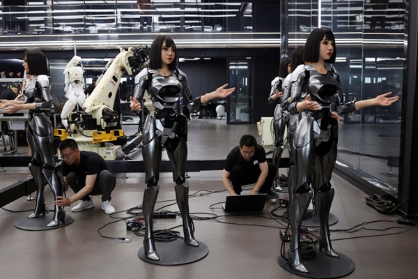 Trung Quốc chế tạo robot hình người có biểu cảm khuôn mặt Trung Quốc chế tạo robot hình người.