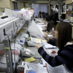 Giữa thời đại AI, Nhật Bản vẫn đau đầu vì máy fax và thủ tục giấy tờ Máy fax, đĩa mềm