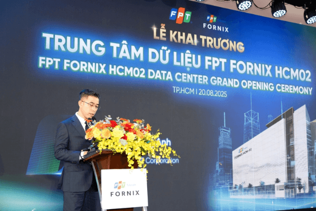 Lãnh đạo FPT phát biểu tại lễ khánh thành, ngày 20/8.