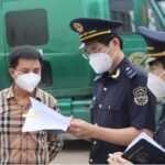 Buôn lậu và làm giải hàng hóa gắn nhãn mác VN